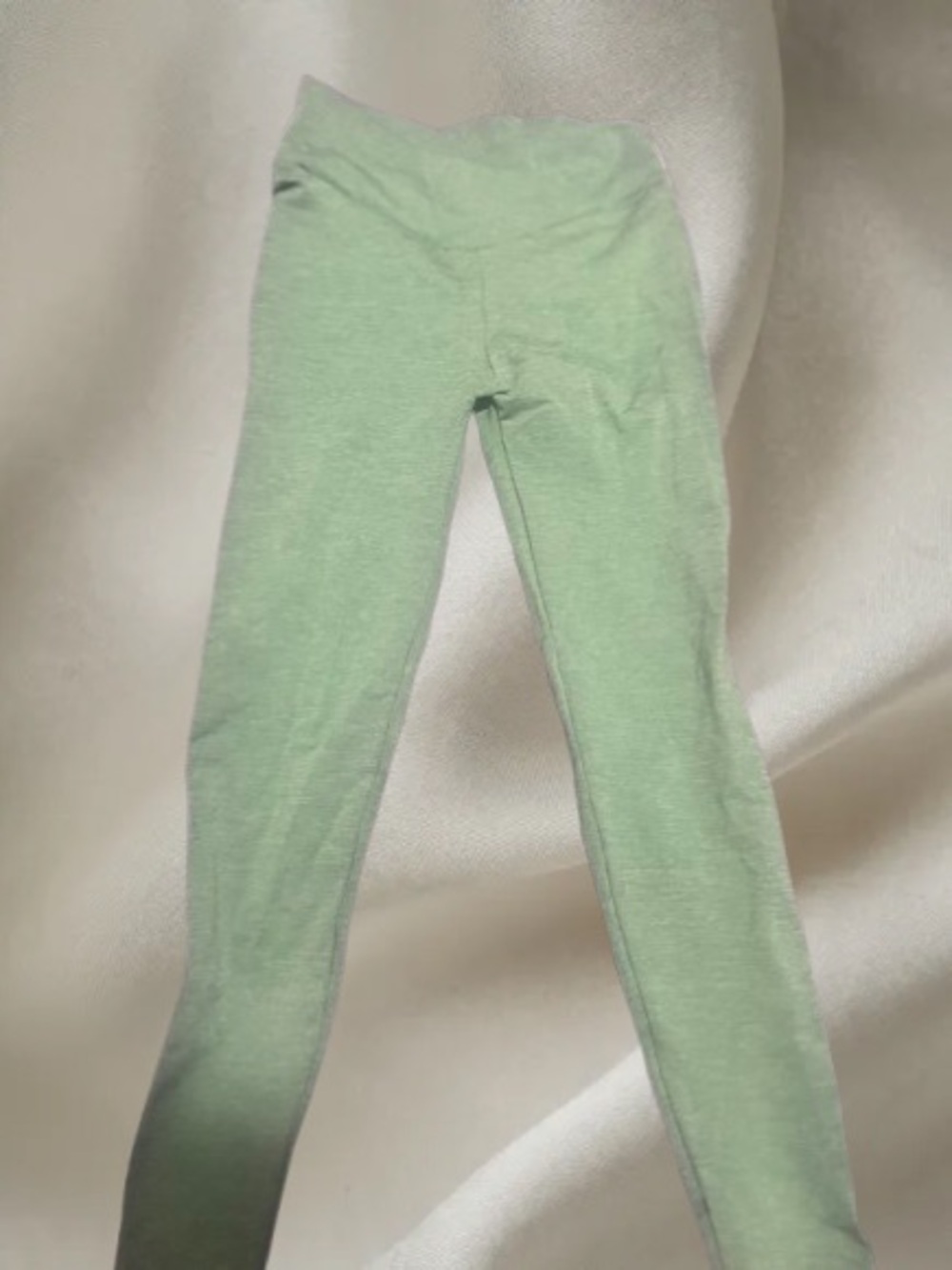 Hellat green scrunch butt active leggings